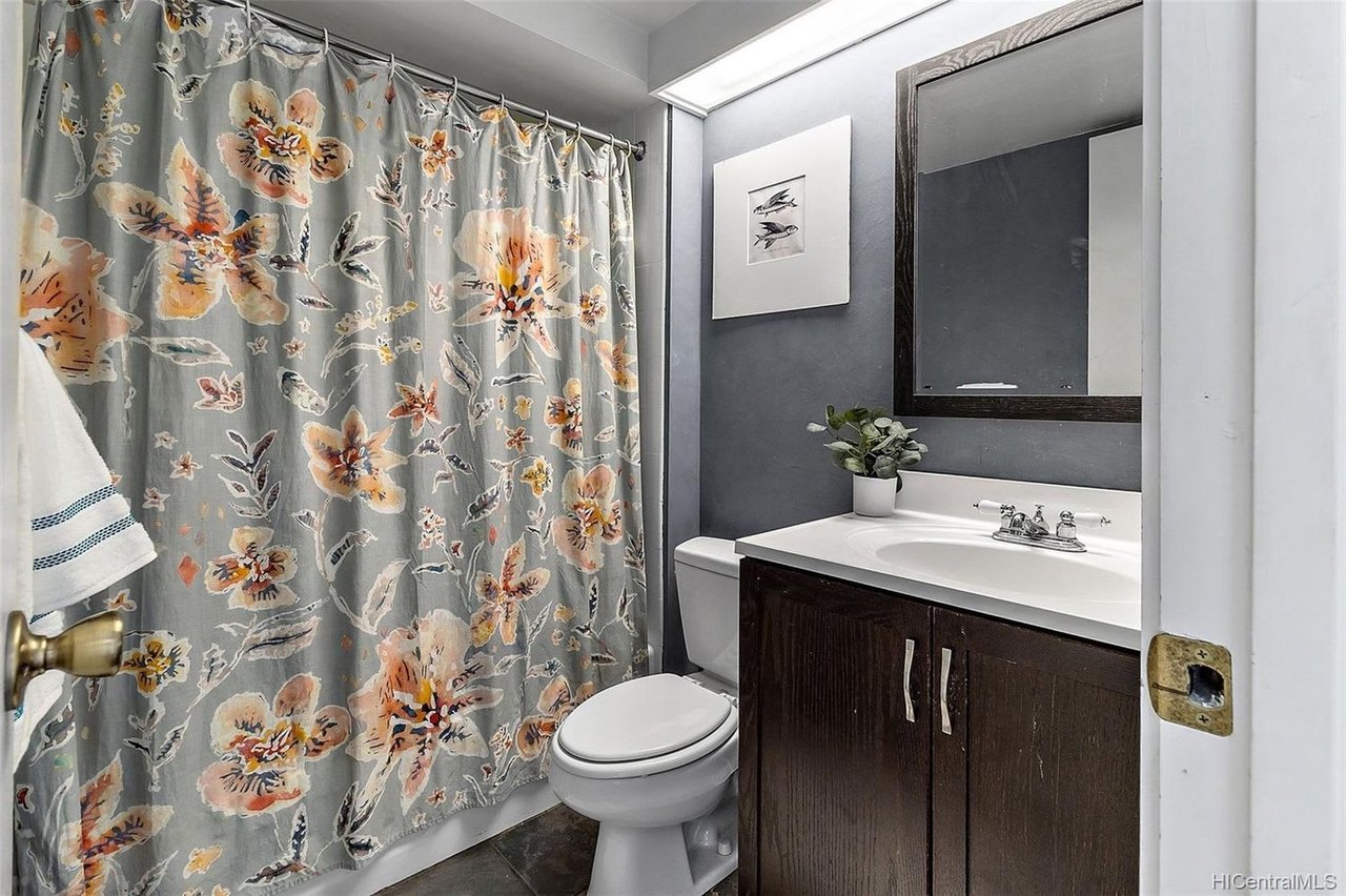 225 Queen St, #6A