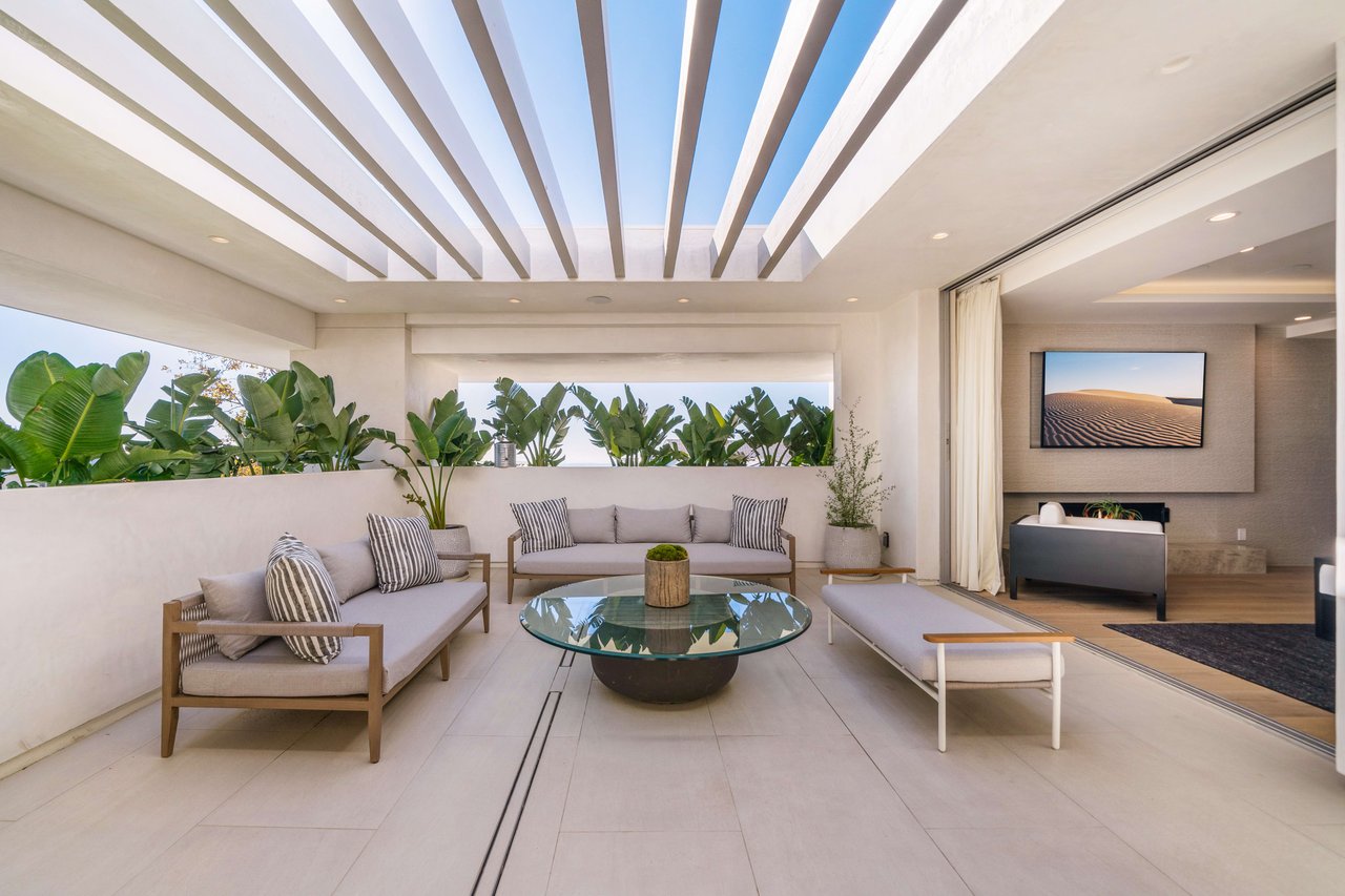 The Apex HH | 7115 Macapa Drive