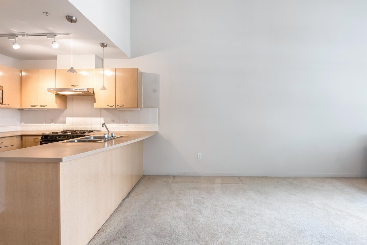 628 W 7th Ave