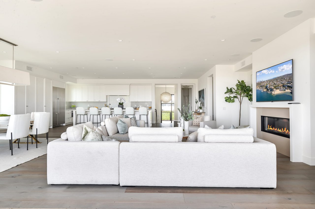 448 Serra Drive