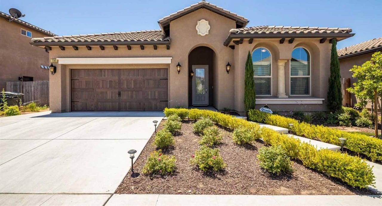 7285 W Dovewood Ln