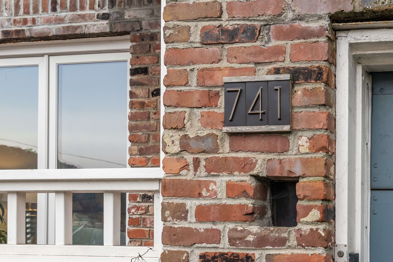 741 Lawton