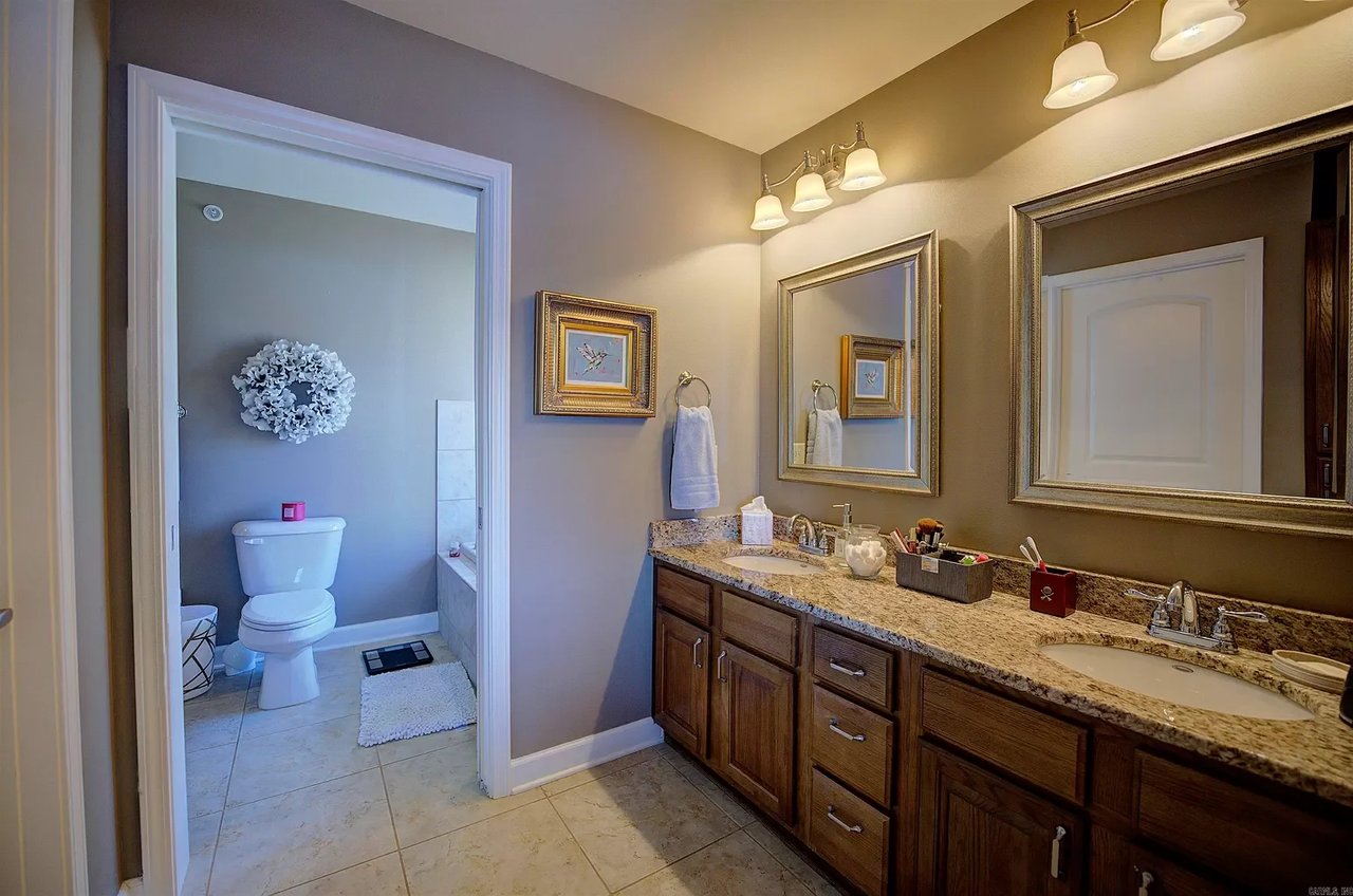 101 Long Island Dr Apt 205