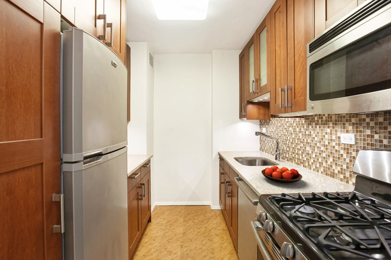 400 Central Park West, 11F