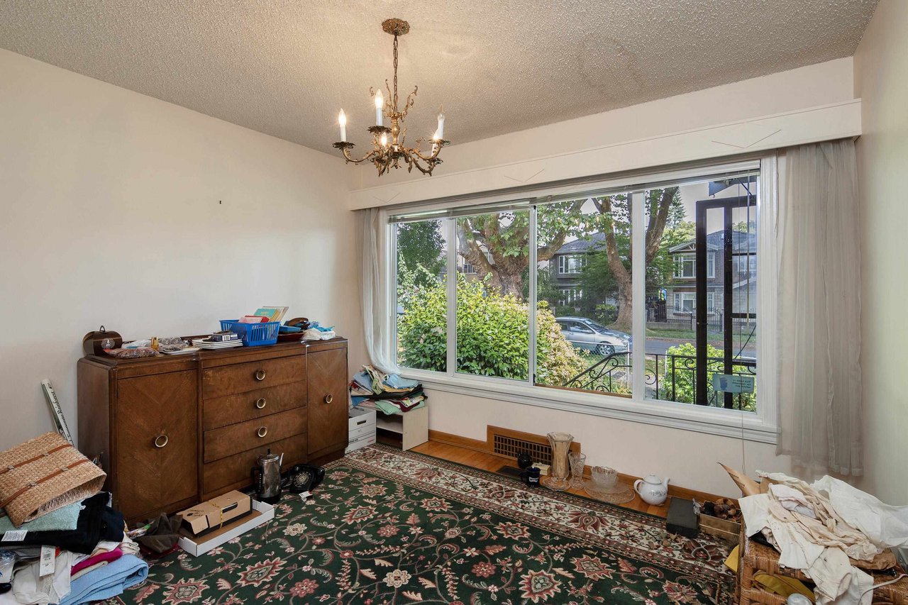 158 E 42nd Ave