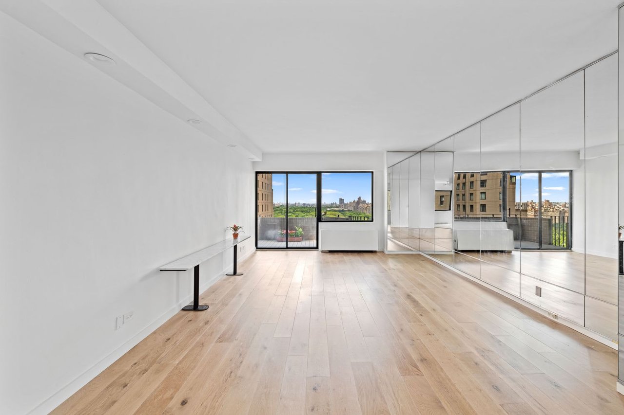 58 West 58th Street Unit: 27C