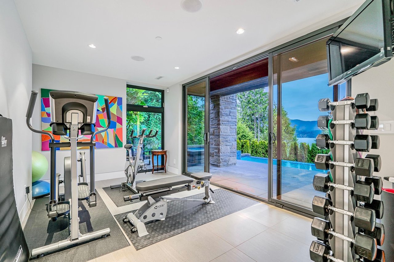 6255 St. Georges Cres