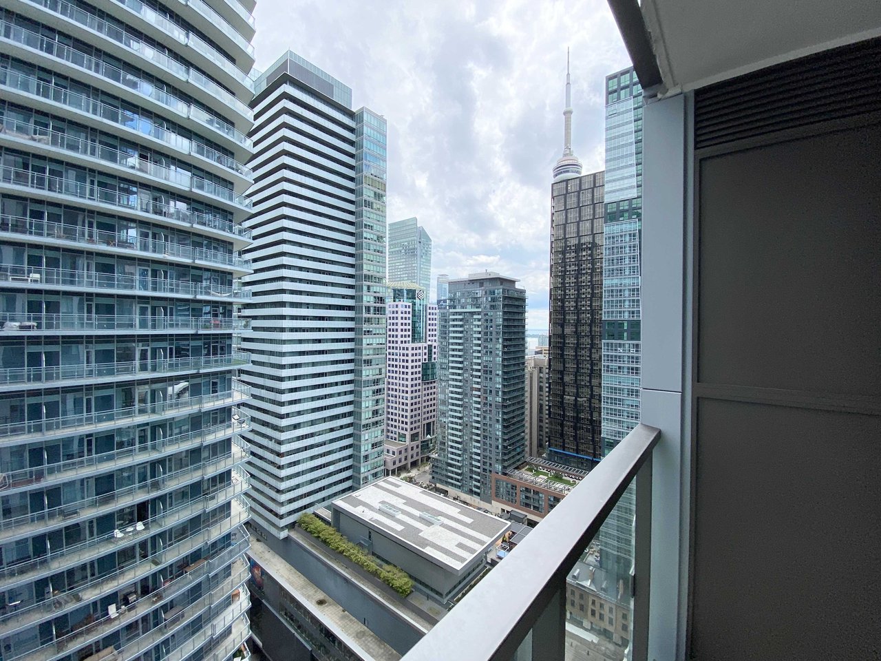 8 Widmer St Unit: 3005