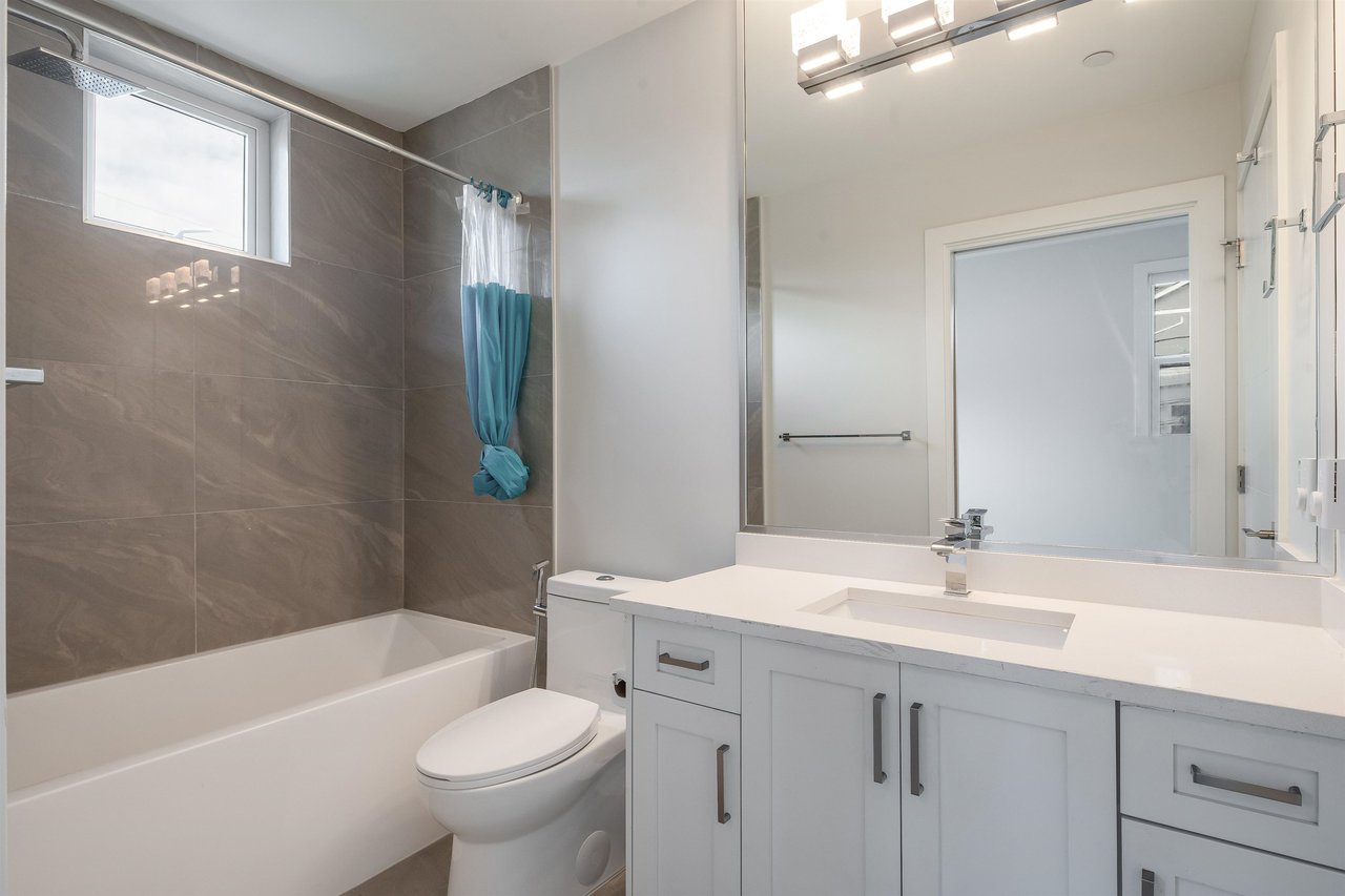 3-2717 Horley St