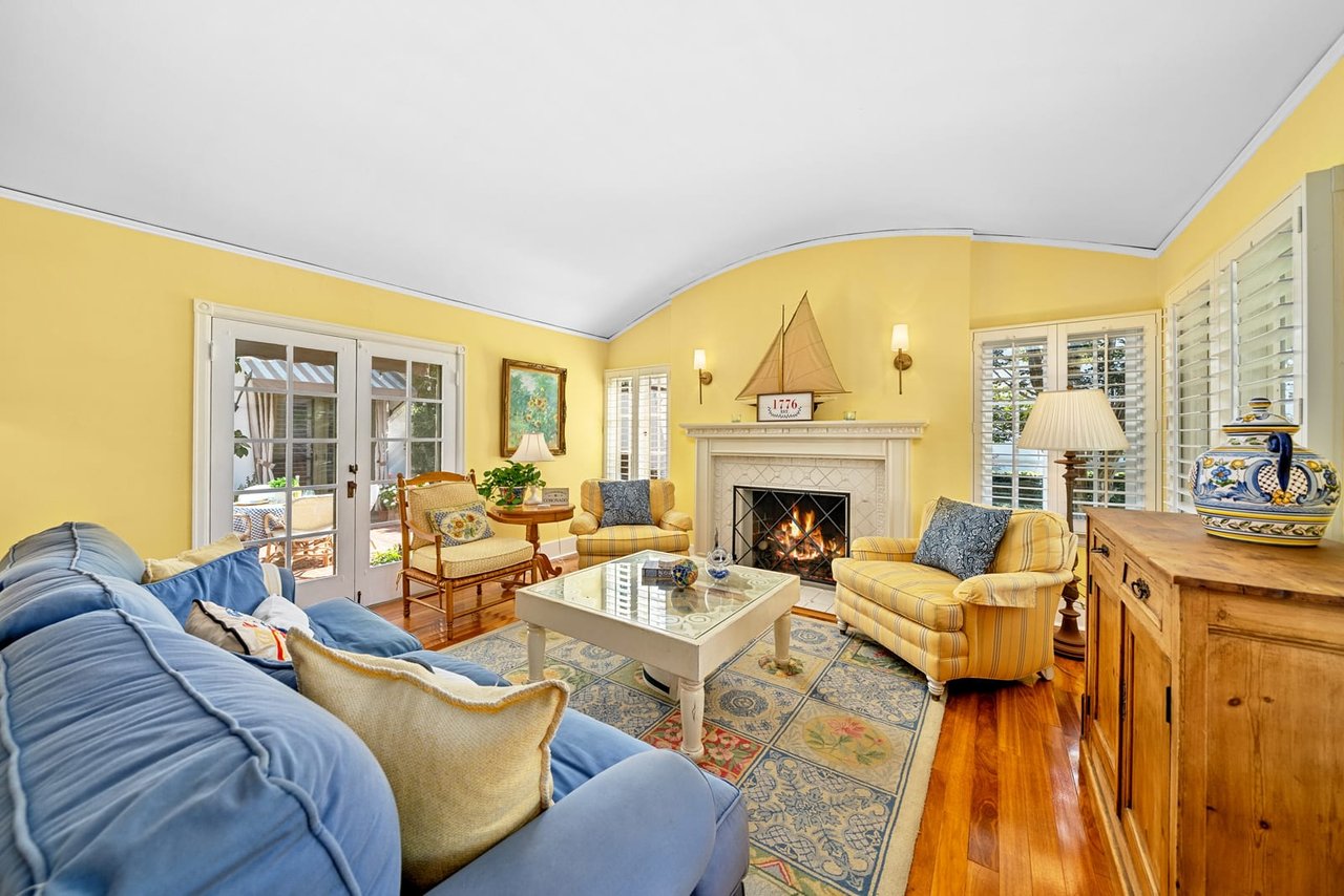 811 10th Street