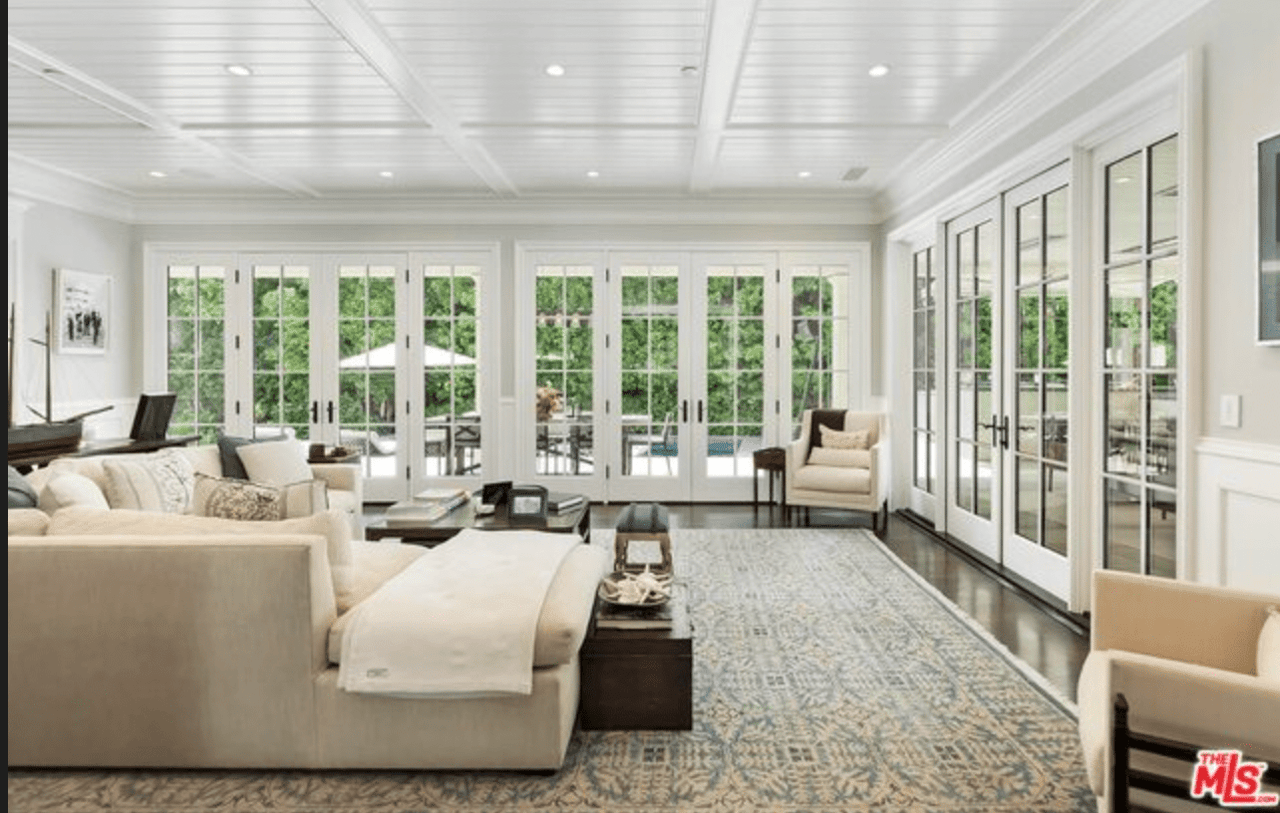 Double Lot Traditional Estate