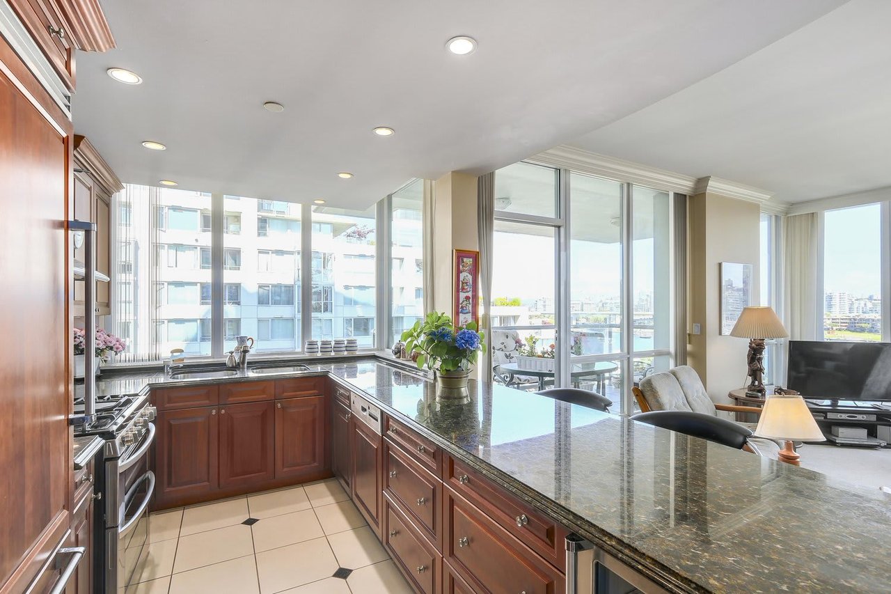  1328 Marinaside Crescent, #705