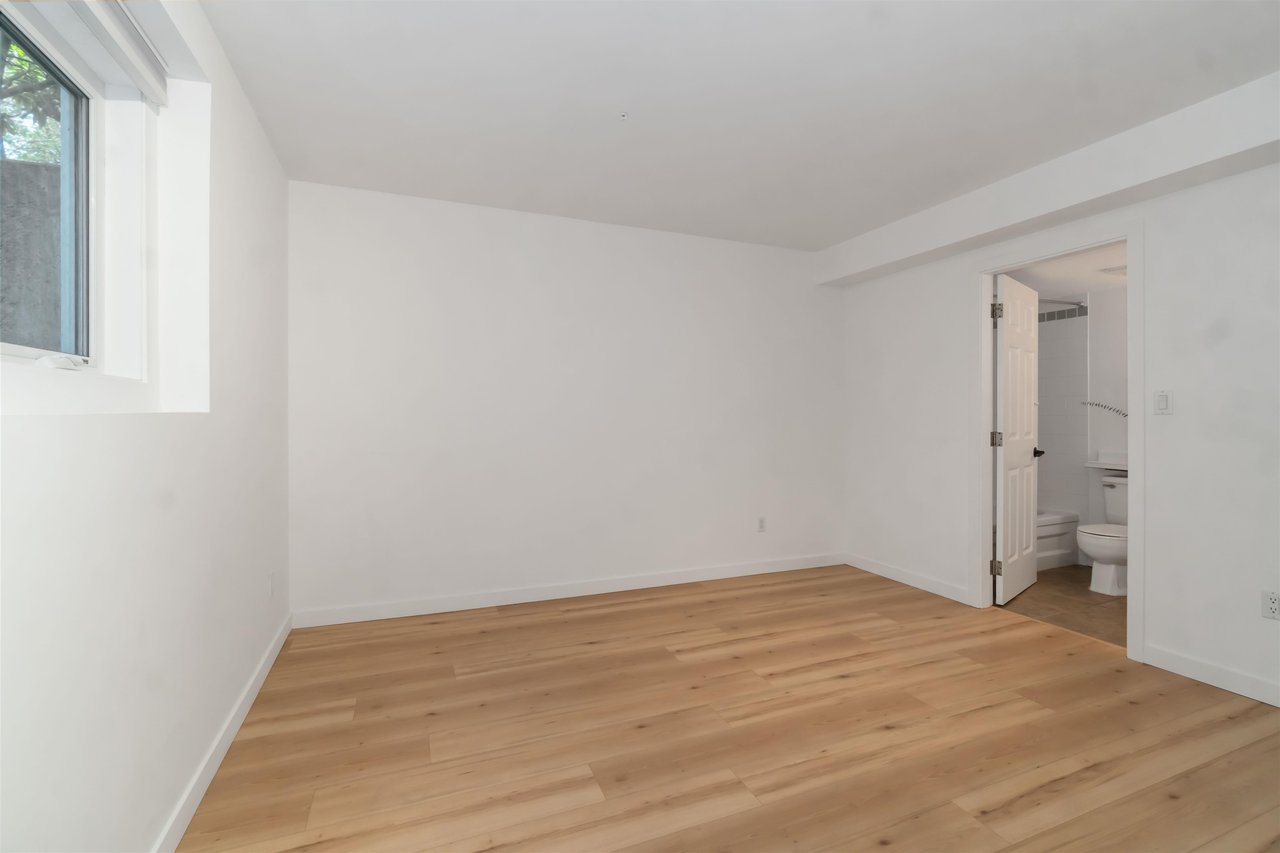 1583 Bowser Ave