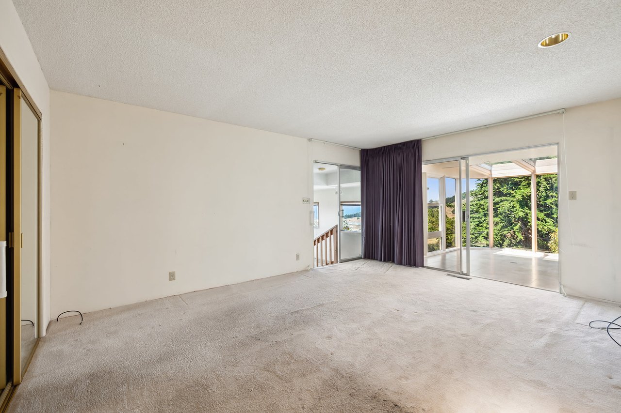 555 Talbot Ave