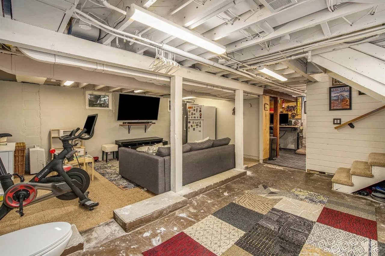 1309 Henry St, Ann Arbor, MI 48104