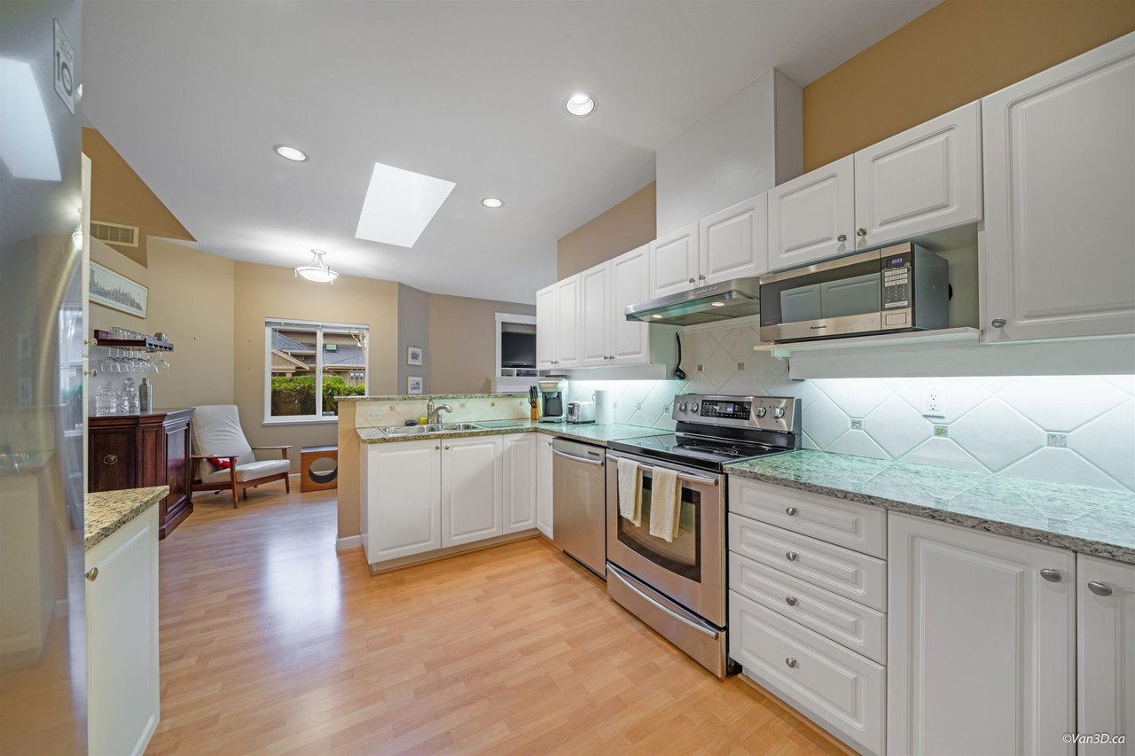8-15168 22 Ave