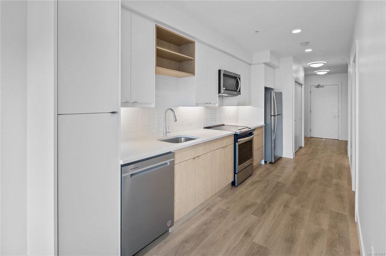 312-2461 Sidney Ave, Sidney