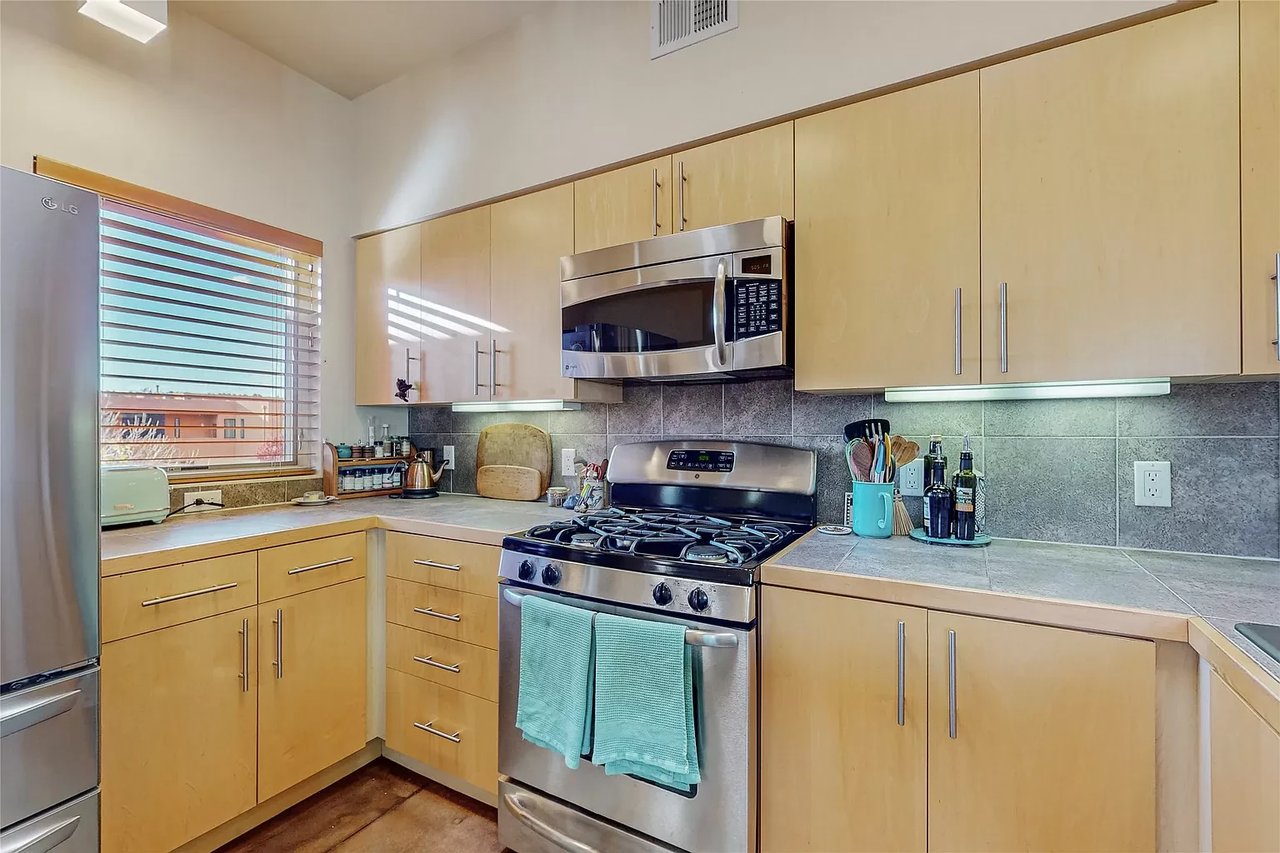 604 Avenida Villa Hermosa #201