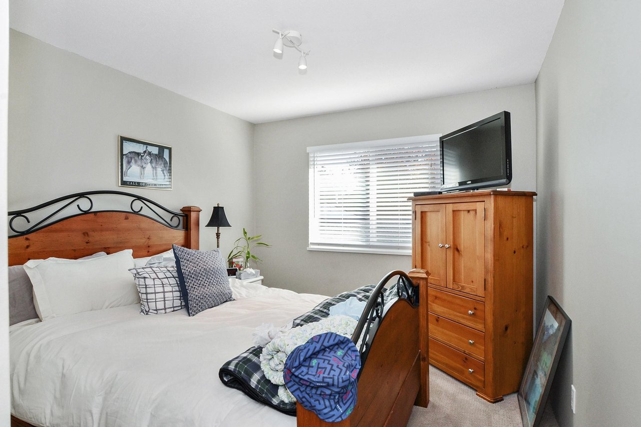 23003 Apple Grove