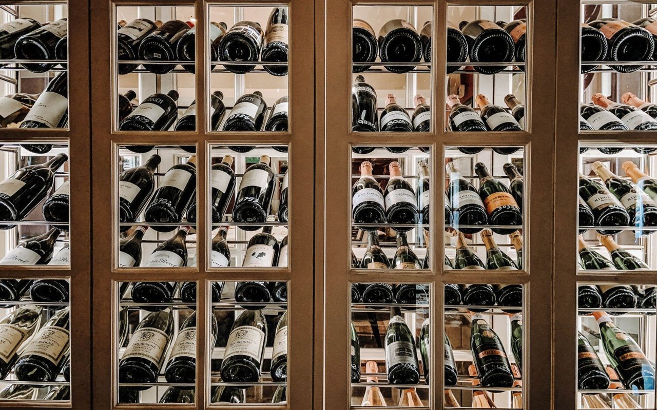 7 Wet Bars and Wine Displays for Ringing in the New Year