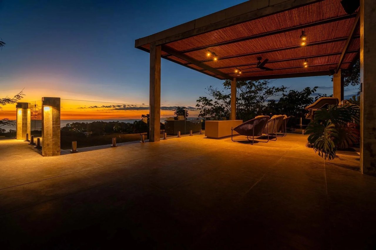 Rooftop Pool Modern Luxury Estate, Manuel Antonio, Puntarenas