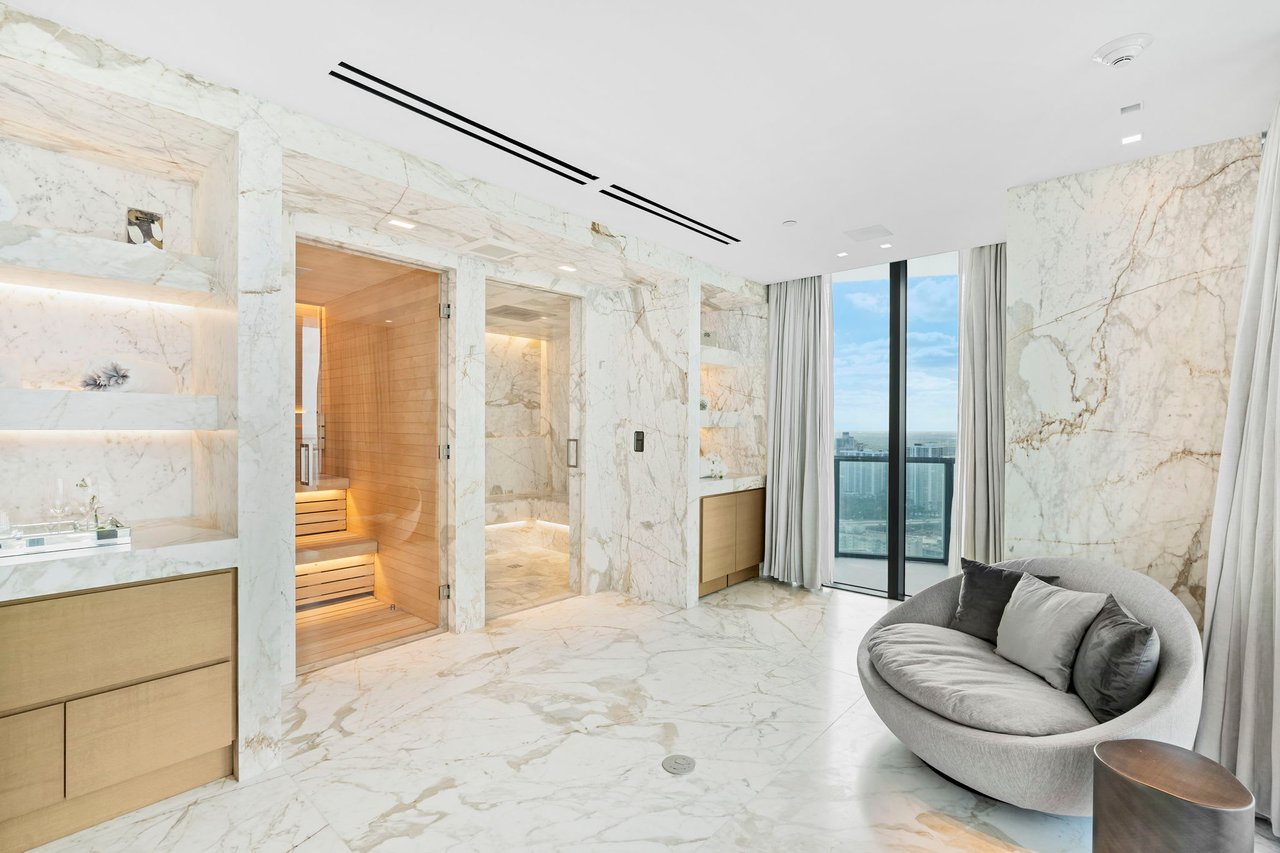 Regalia Sunny Isles PH 43