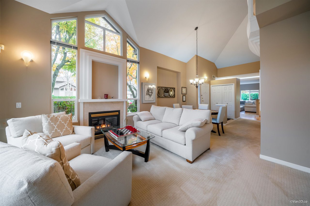 8-15168 22 Ave