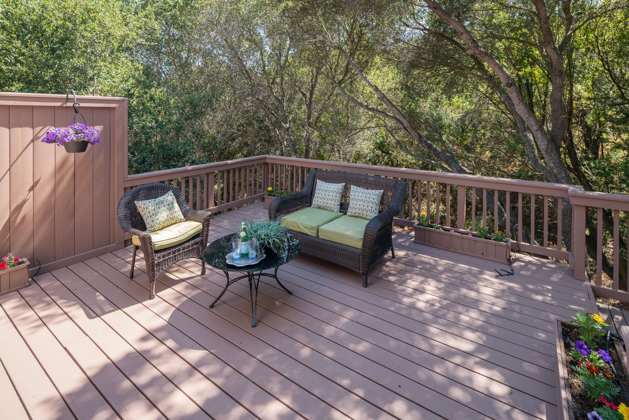 1661 Sugarloaf Dr