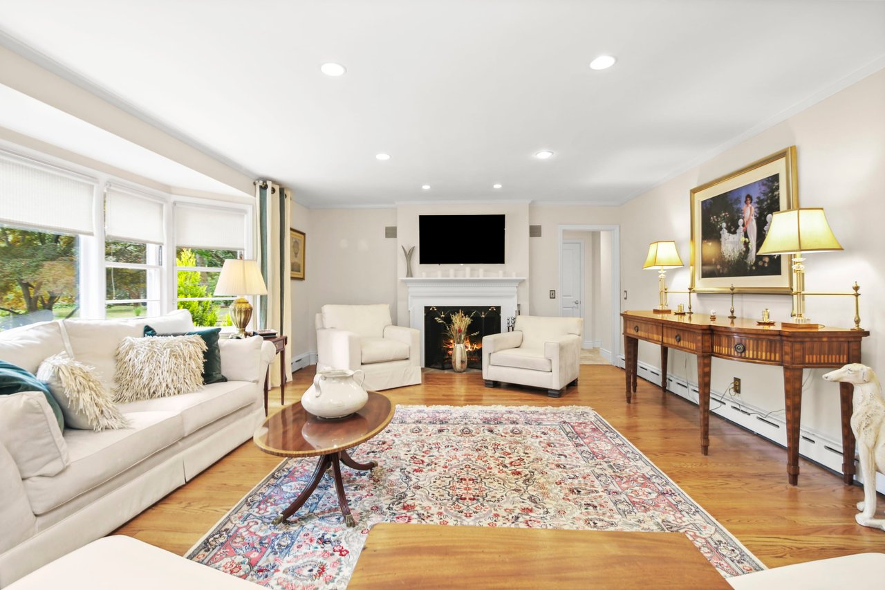 24 Pequot Drive, Norwalk