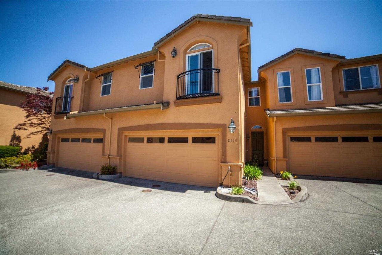 8615 Fountain Blue Ct