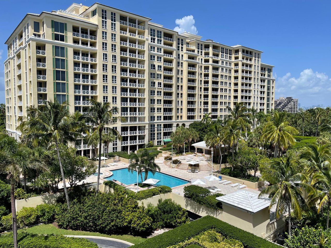 455 Grand Bay Dr #470