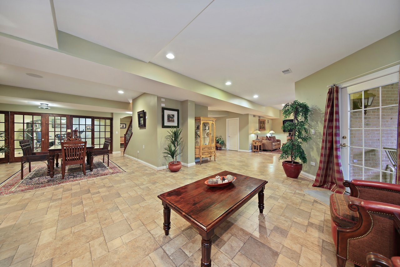9295 Cascade Cir