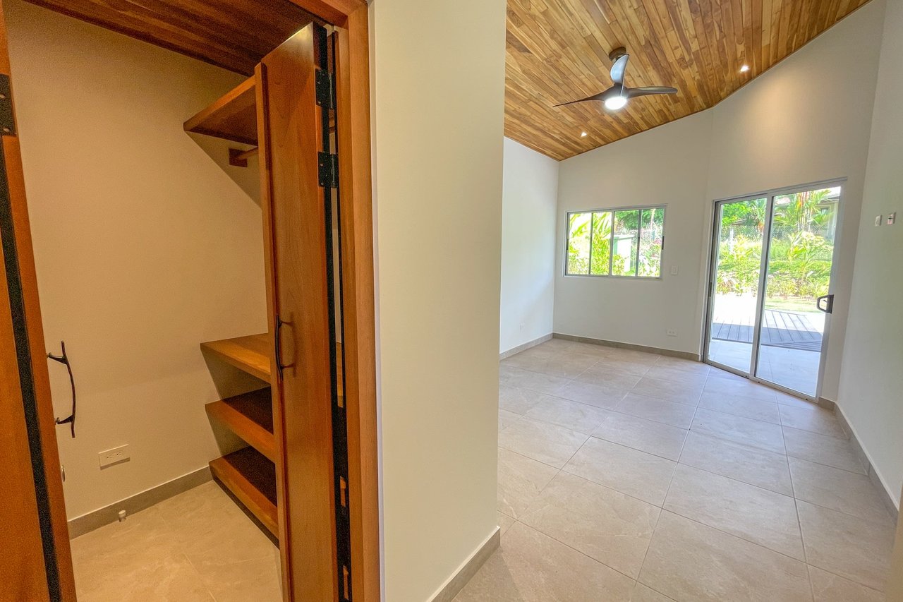 Low-Maintenance 3-Bedroom Villa With Pool & Peaceful Terraza On Calle Buganvillea In Ojochal Costa Rica