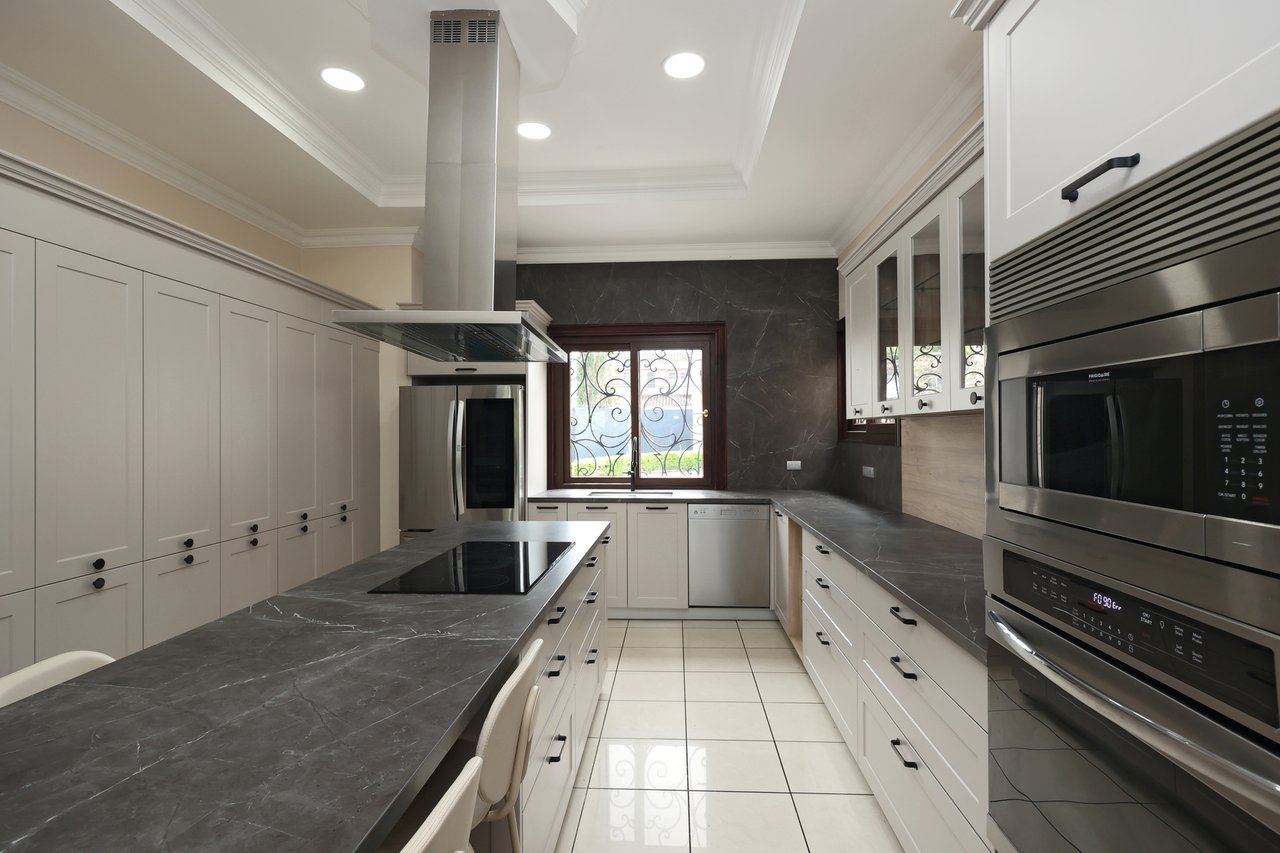 Luxury City Estate, Curridabat, San Jose
