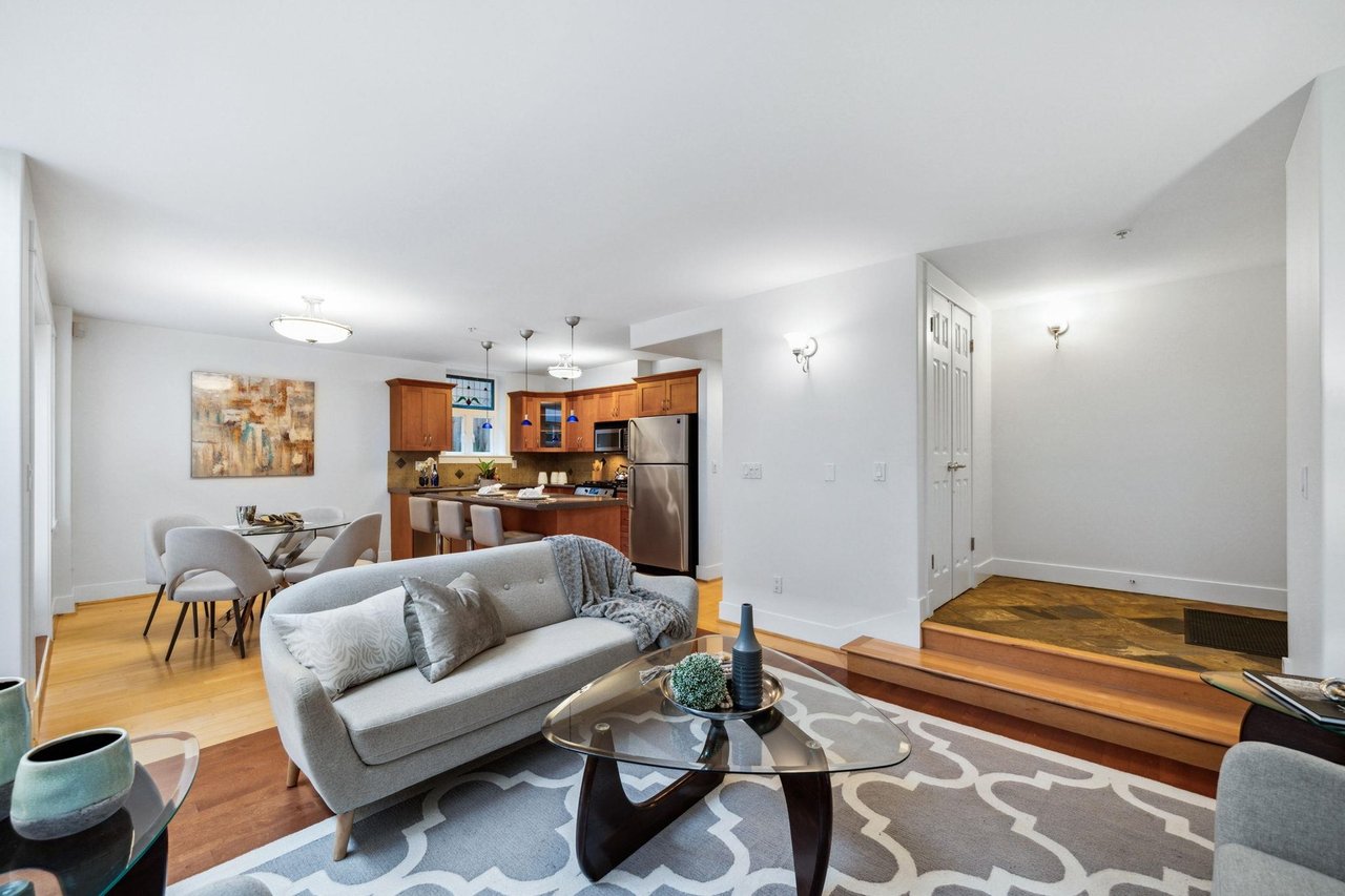 147 W 15th Ave