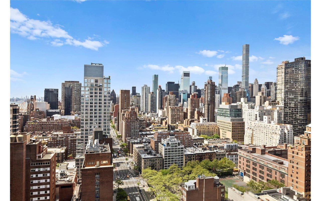 400 E 70th St, #2901