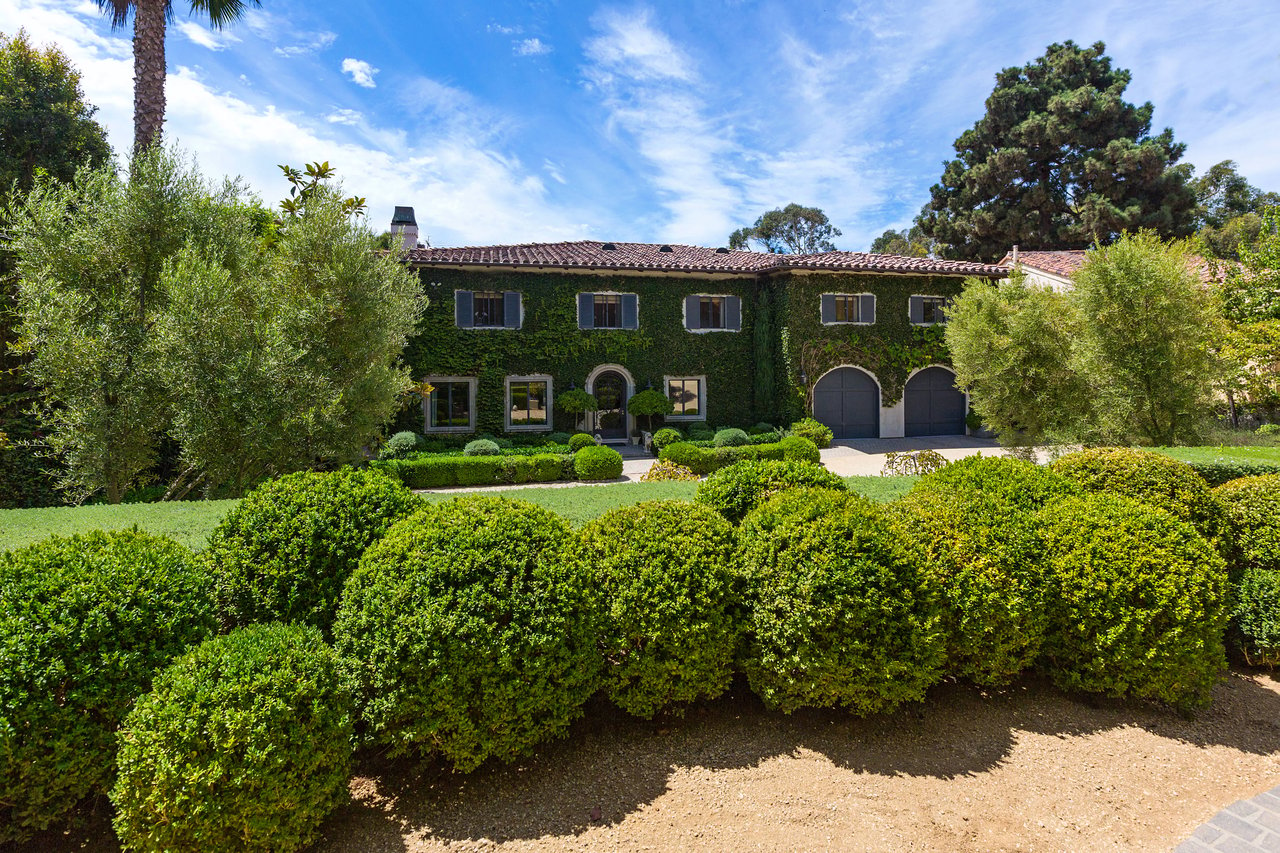 Mansion By the Sea