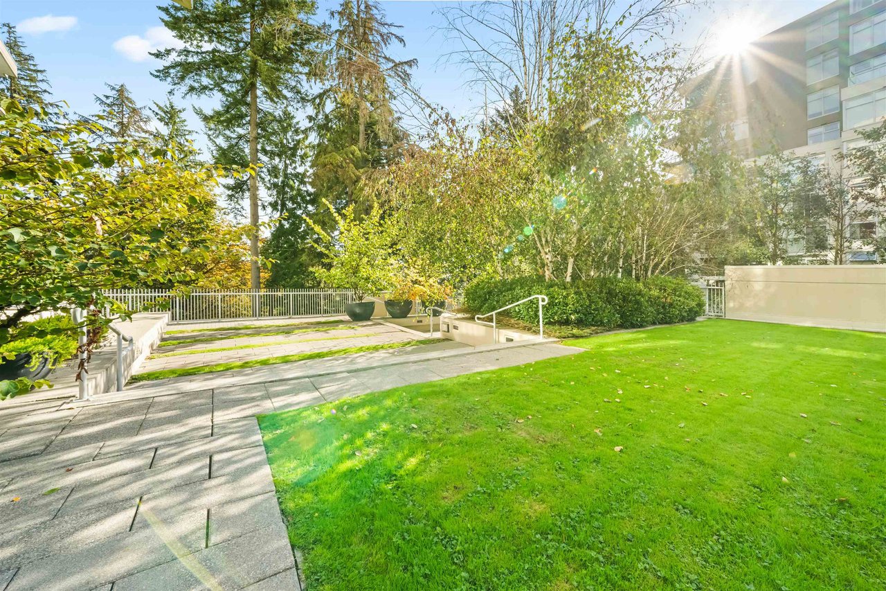 612-9266 University Cres