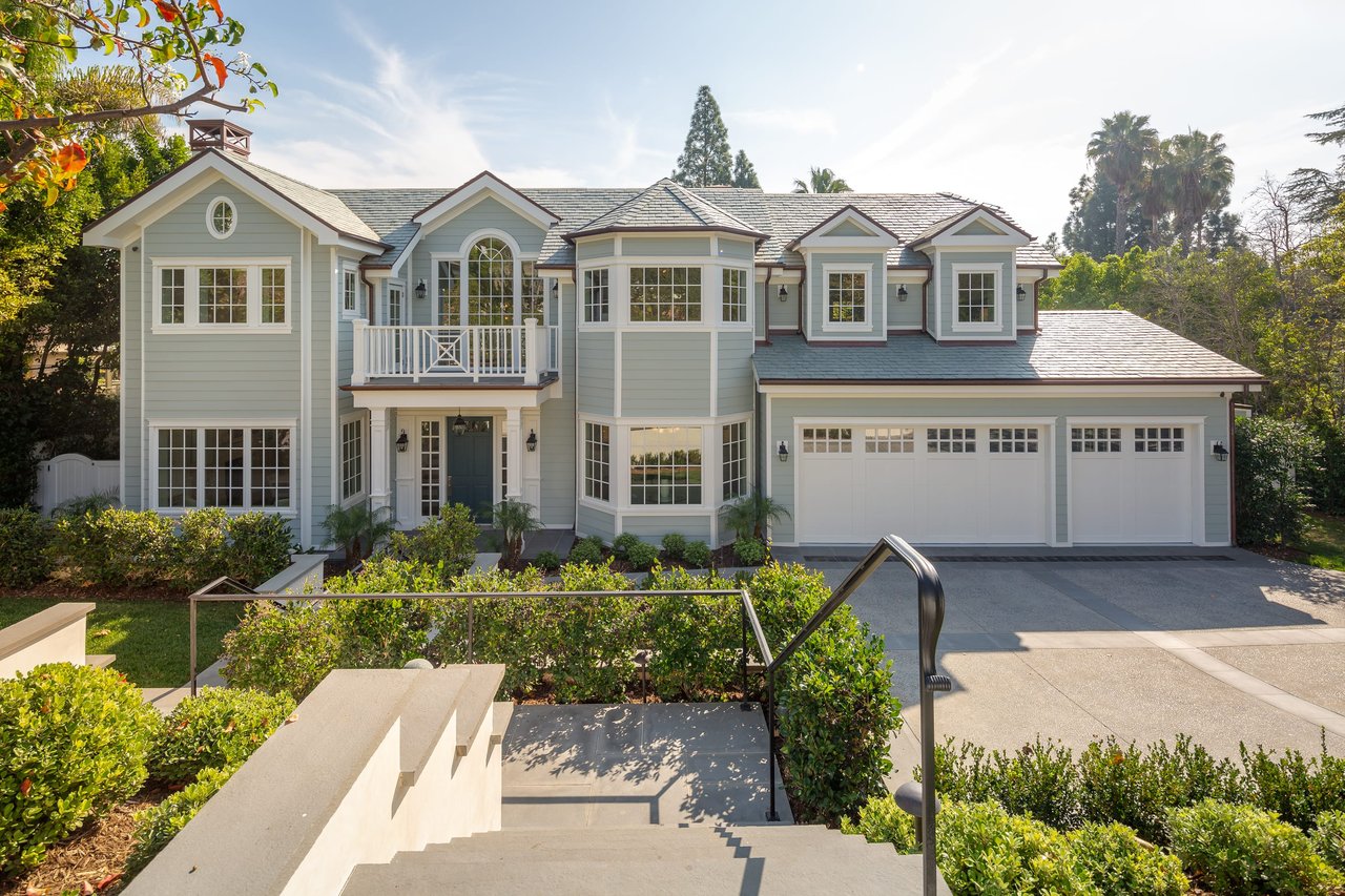 Exquisite Estate in Prime Riviera