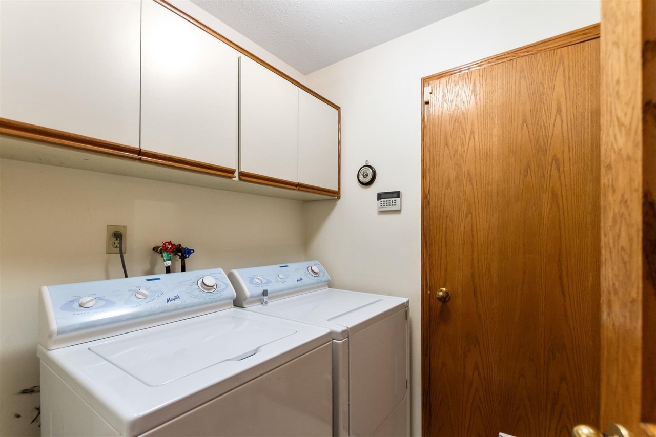 15 Ravine Dr
