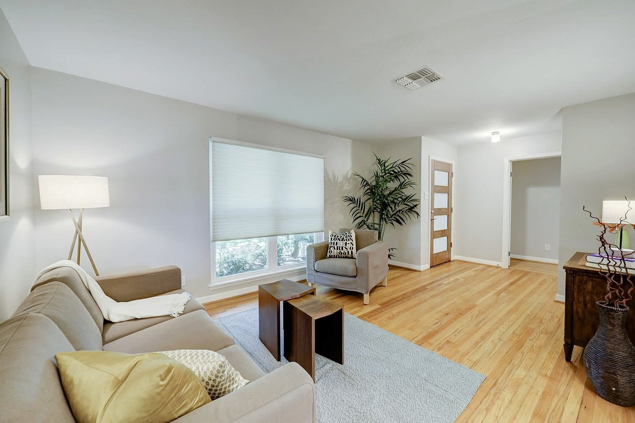 2211 Cheshire Ln