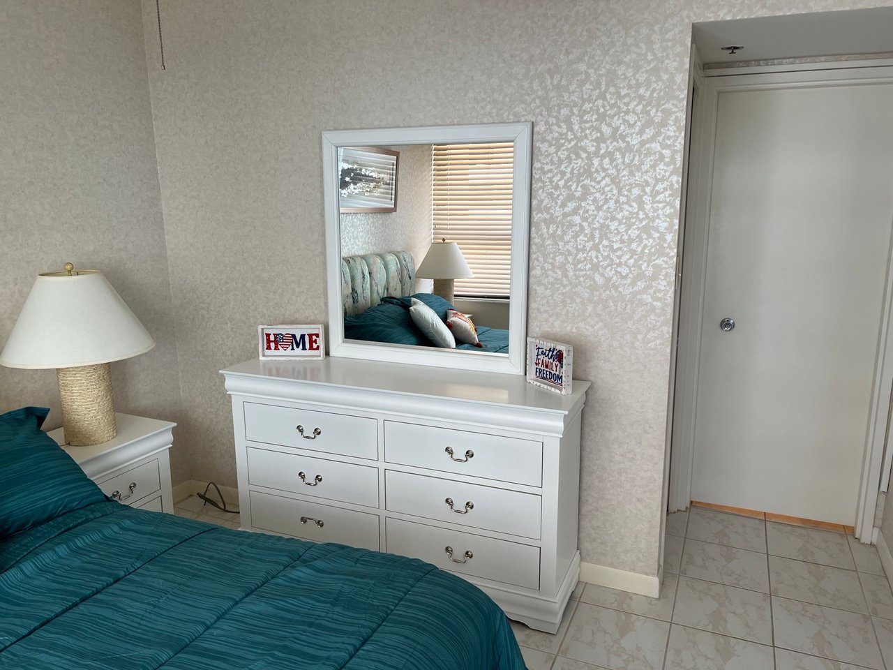 5225 Collins Ave #917 Miami Beach FL-33140