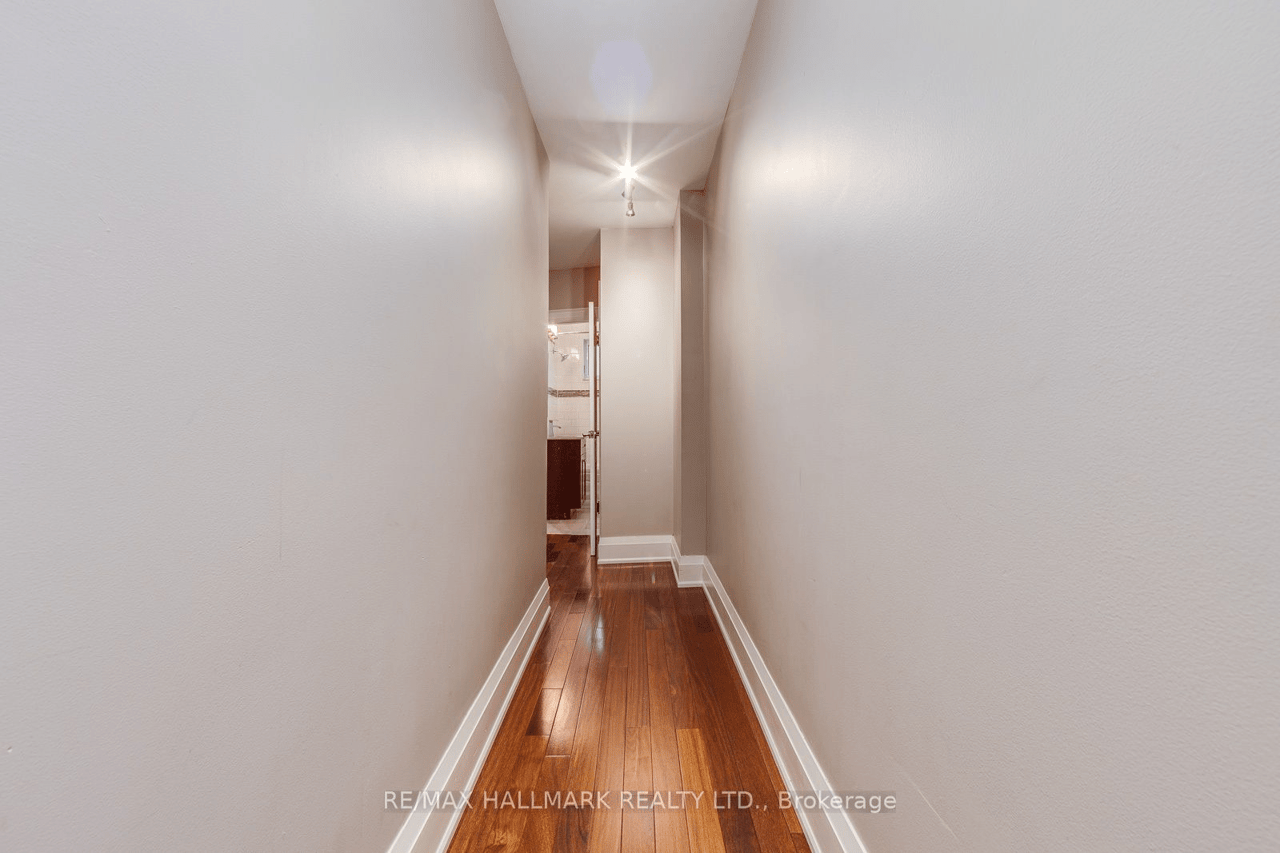 26 Hammersmith Ave Upper