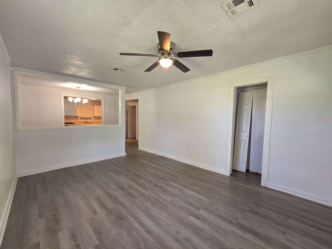 209 E Main St
