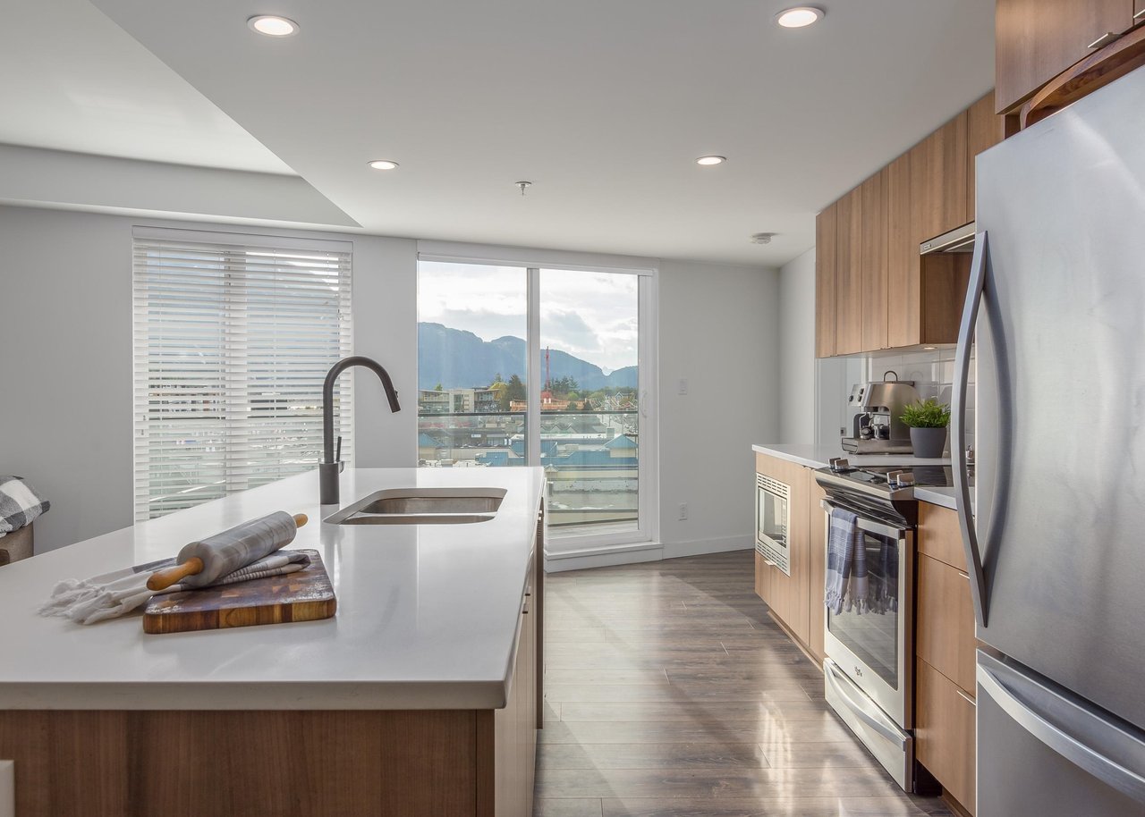 401-1365 Pemberton Ave