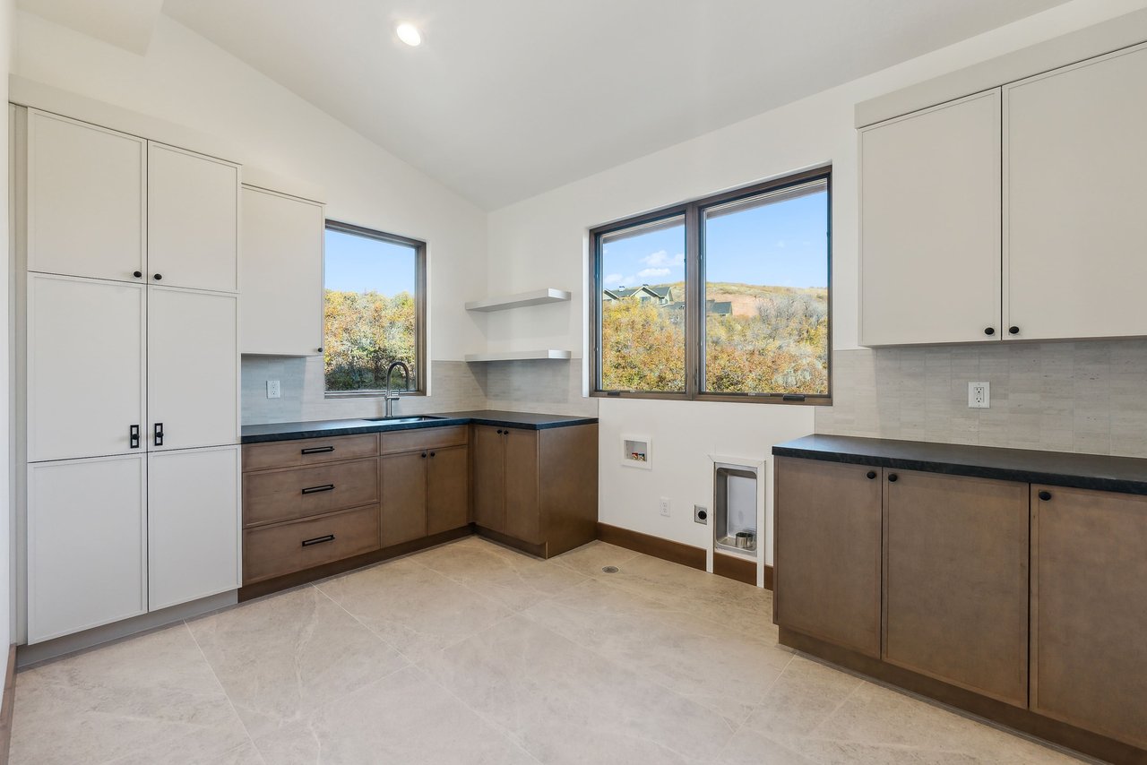 Lot 27