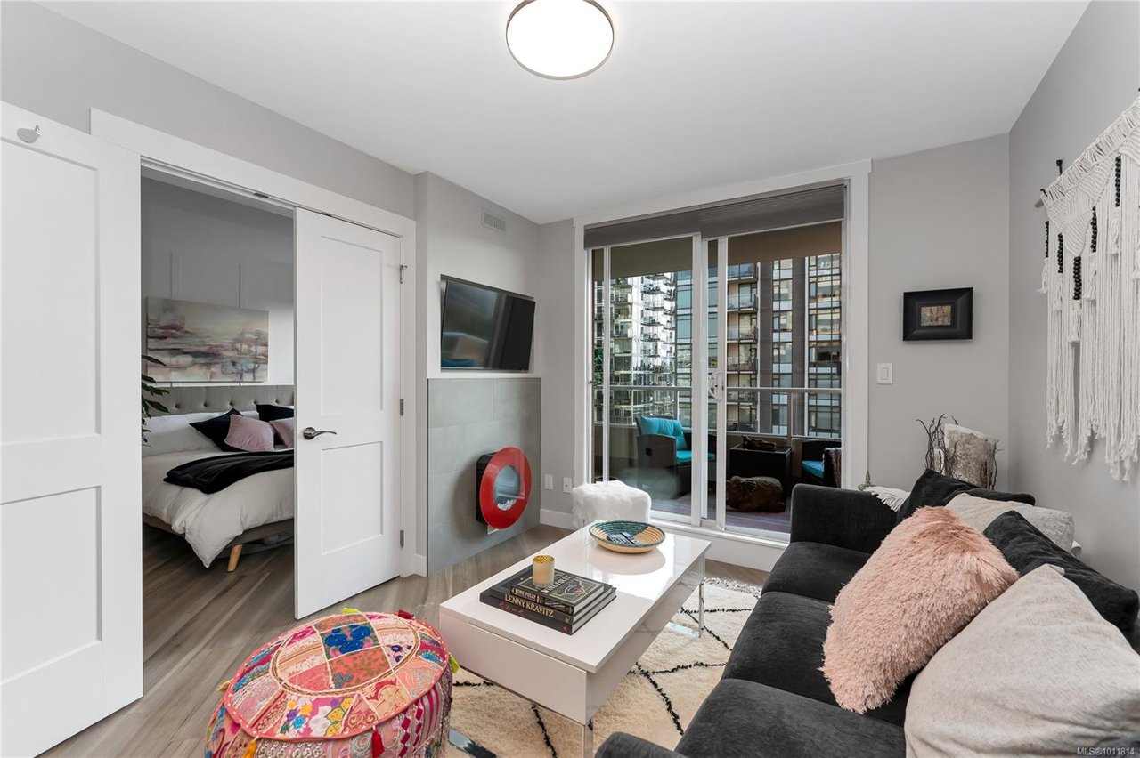 803-930 Yates St, Victoria