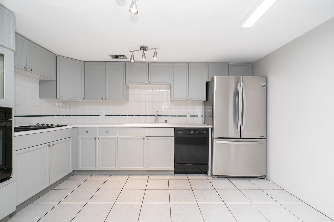 206-8 Laguna Ct