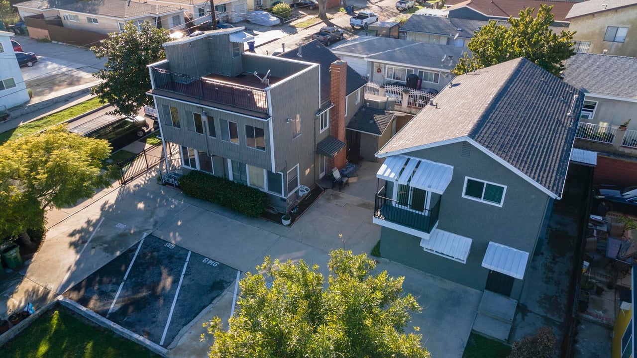 916 W Oliver Street