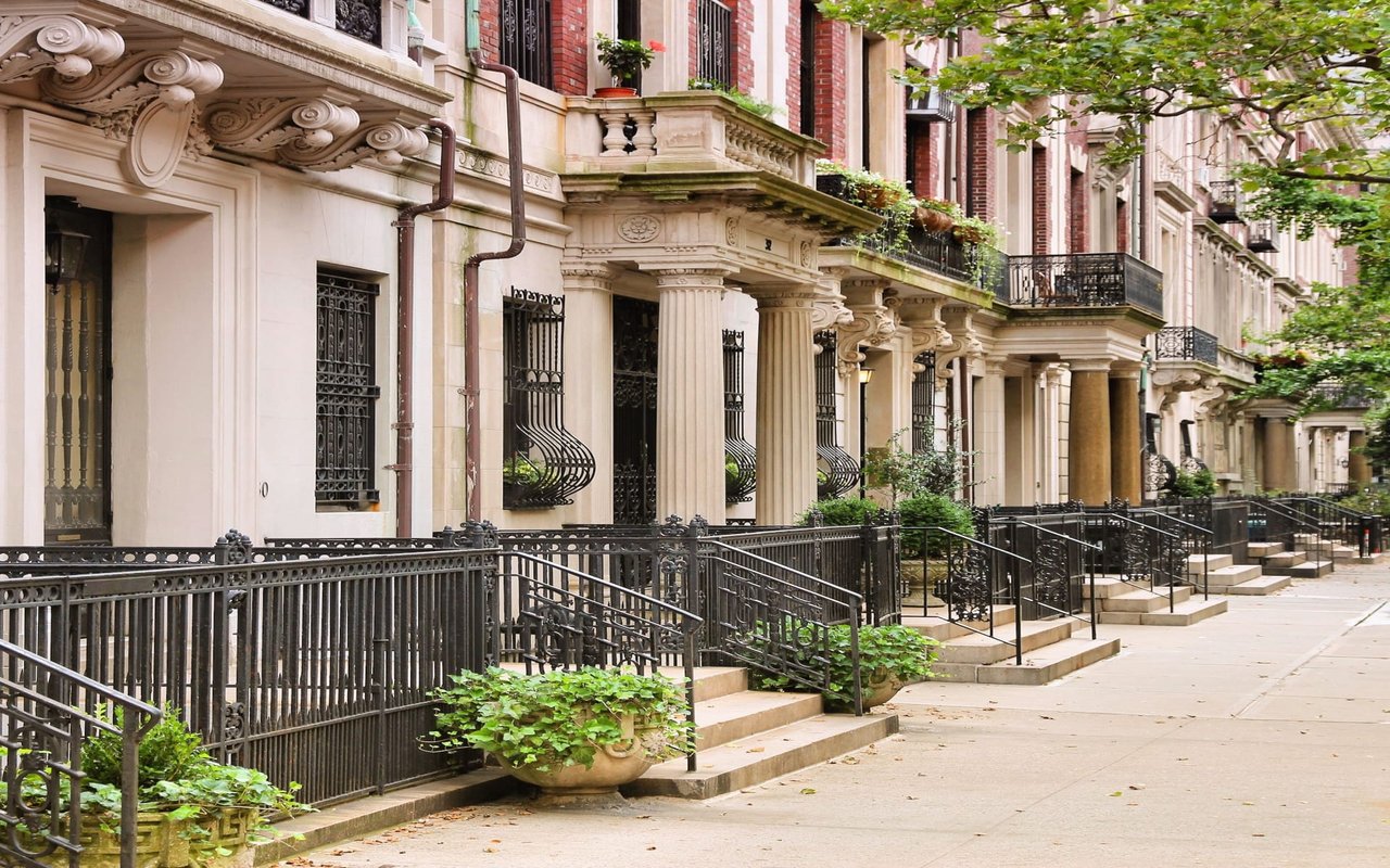 On the Upper East Side, Two Grand Mansions Sell at Steep Discounts